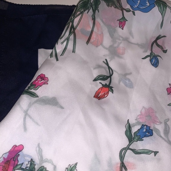 Jim Renoir Floral Sheer Contemporary 100% Polyester Made In Italy Scarf - Picture 3 of 7